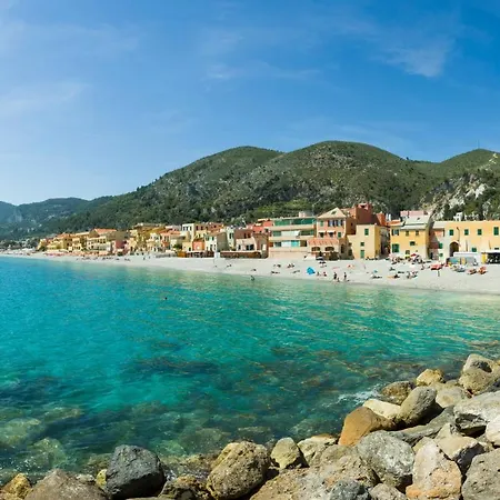 Hotell Miramare Di 2*