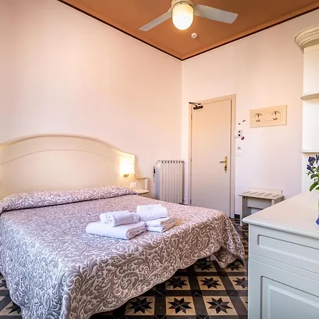 Miramare Di Szálloda Varigotti