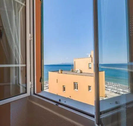 Miramare Di 酒店 瓦里格提