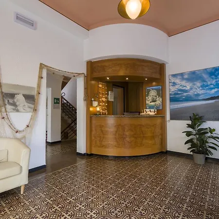 Miramare Di Hotell 2*