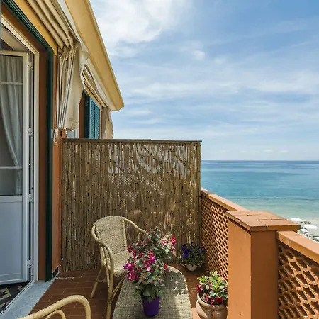 Miramare Di Hotell Varigotti