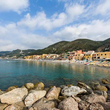 Hotell Miramare Di 2*