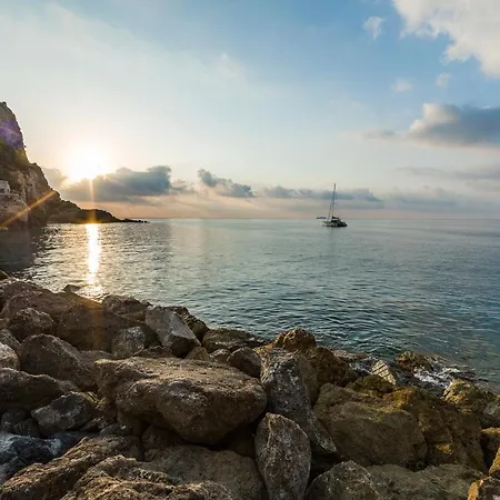 Hotell Miramare Di 2*